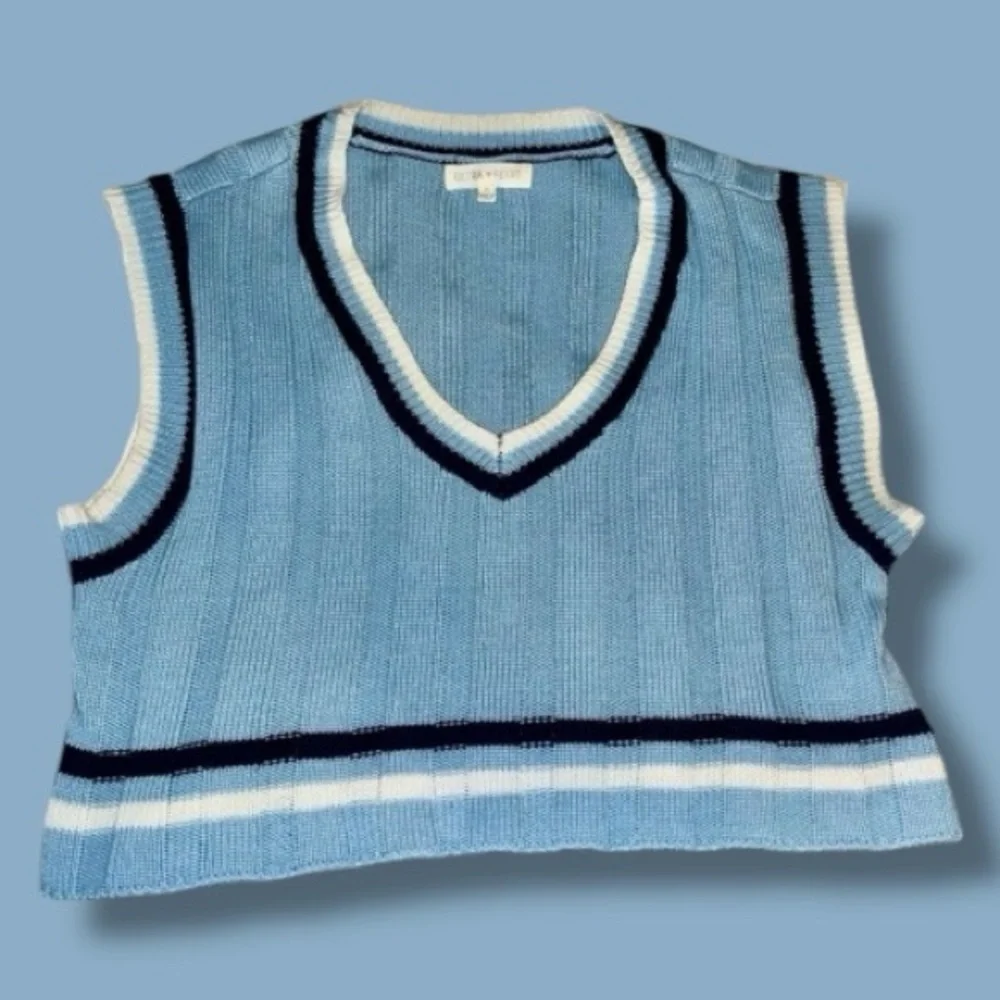 Ultra Flirt Sweater Vest Y2K Light Blue Striped V-Neck Cropped Preppy Tennis M 🍭